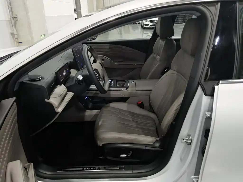 Geely Galaxy Starshine 8 2025 — фото 10