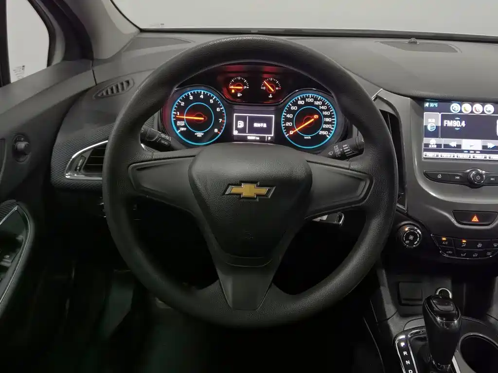 Chevrolet Cruze 2018 — фото 11