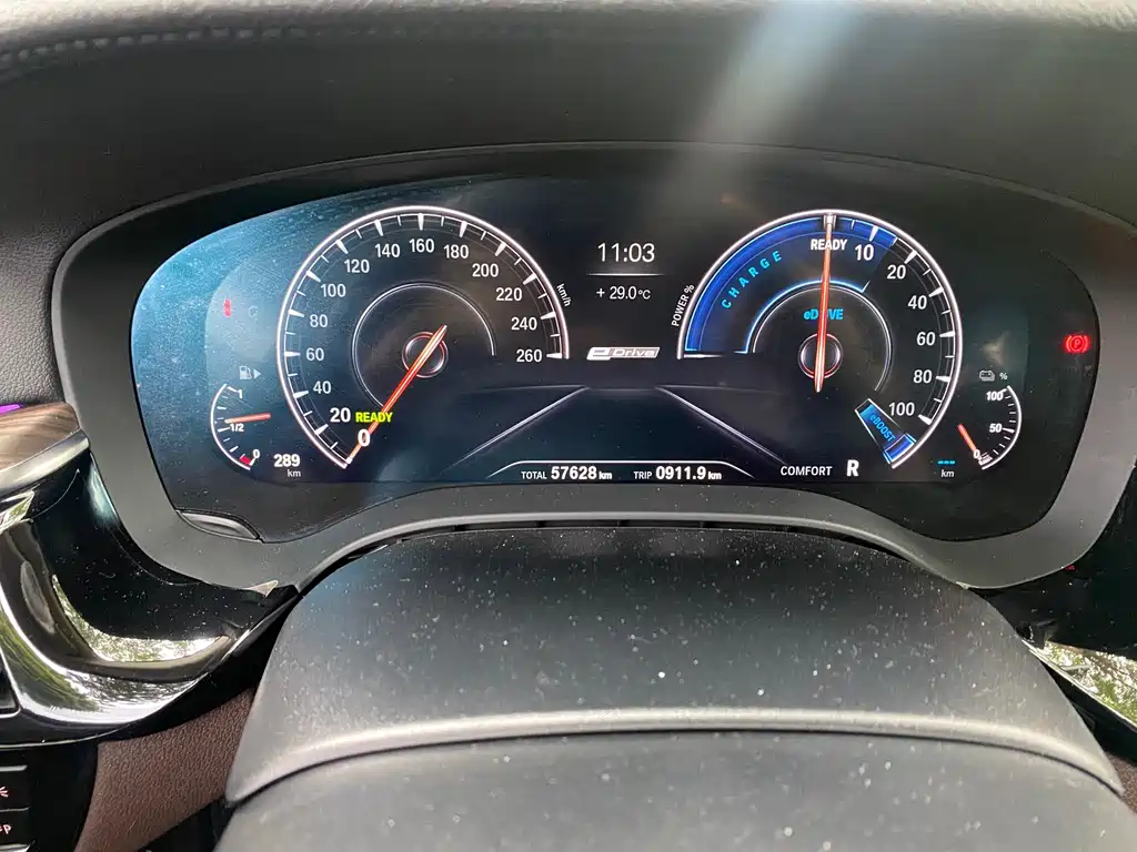 BMW 5 Series New Energy 2019 — фото 20