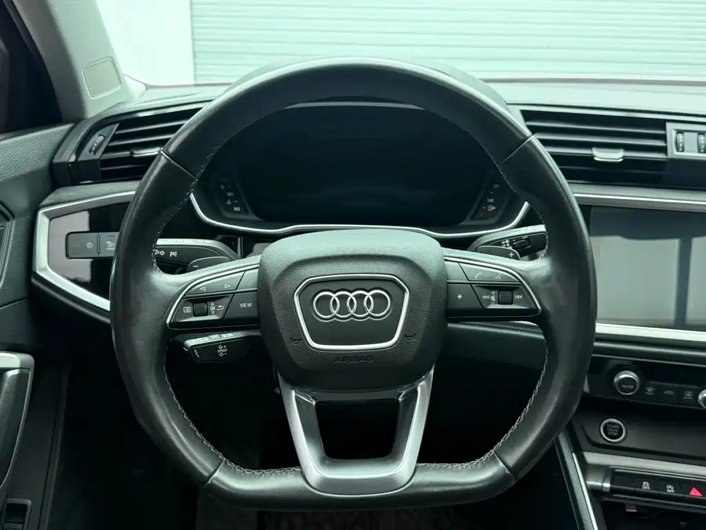 Audi Q3 2022 — фото 12