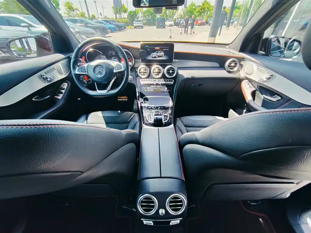 Mercedes-Benz GLC AMG 2019 — фото 17