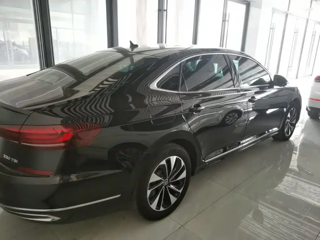 Volkswagen Passat 2023