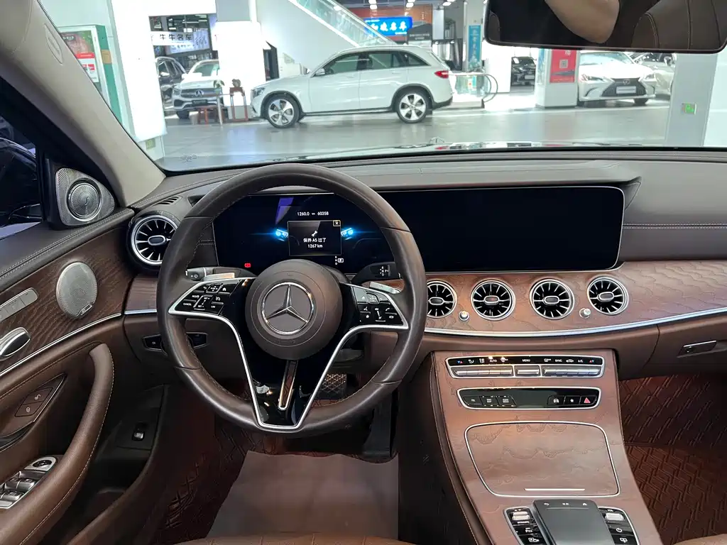 Mercedes-Benz E-Class 2022 — фото 15