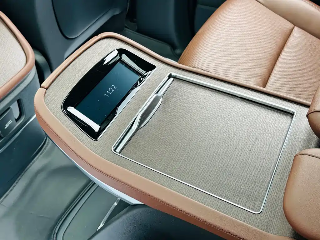 Lincoln Navigator 2025 — фото 14