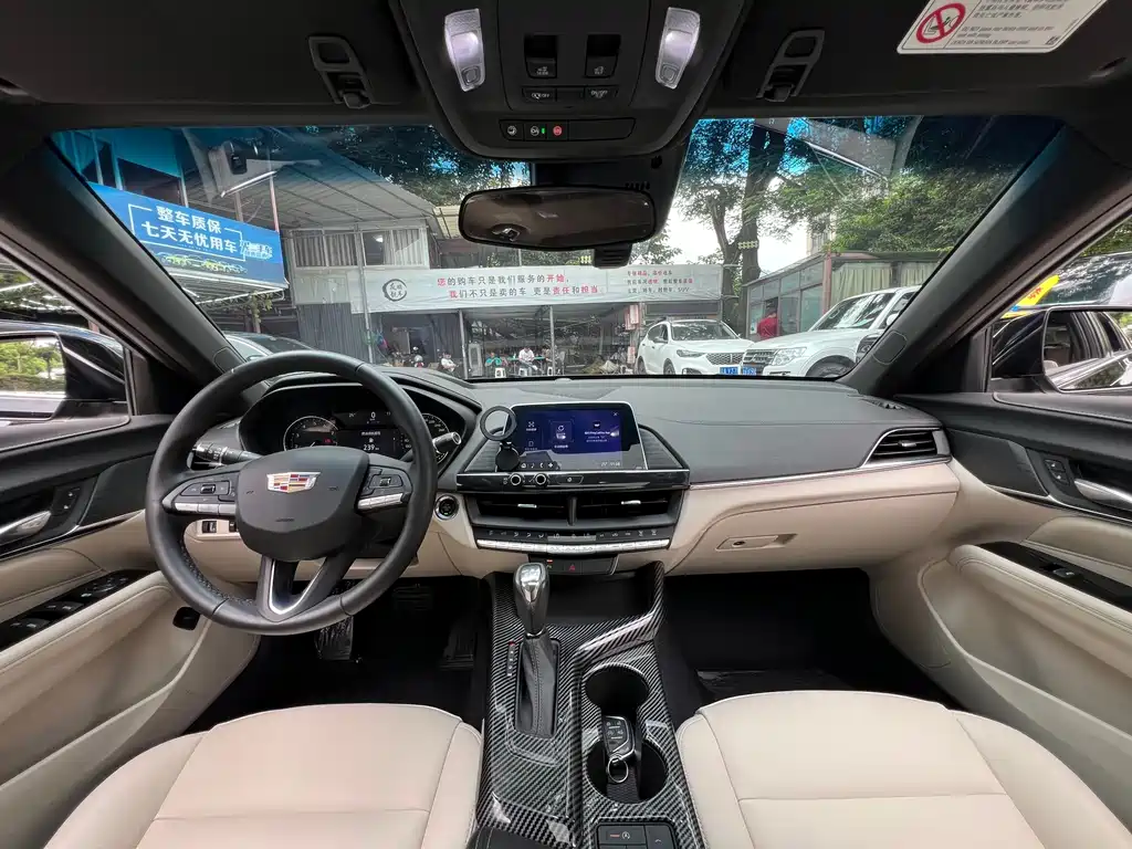 Cadillac CT4 2023 — фото 16