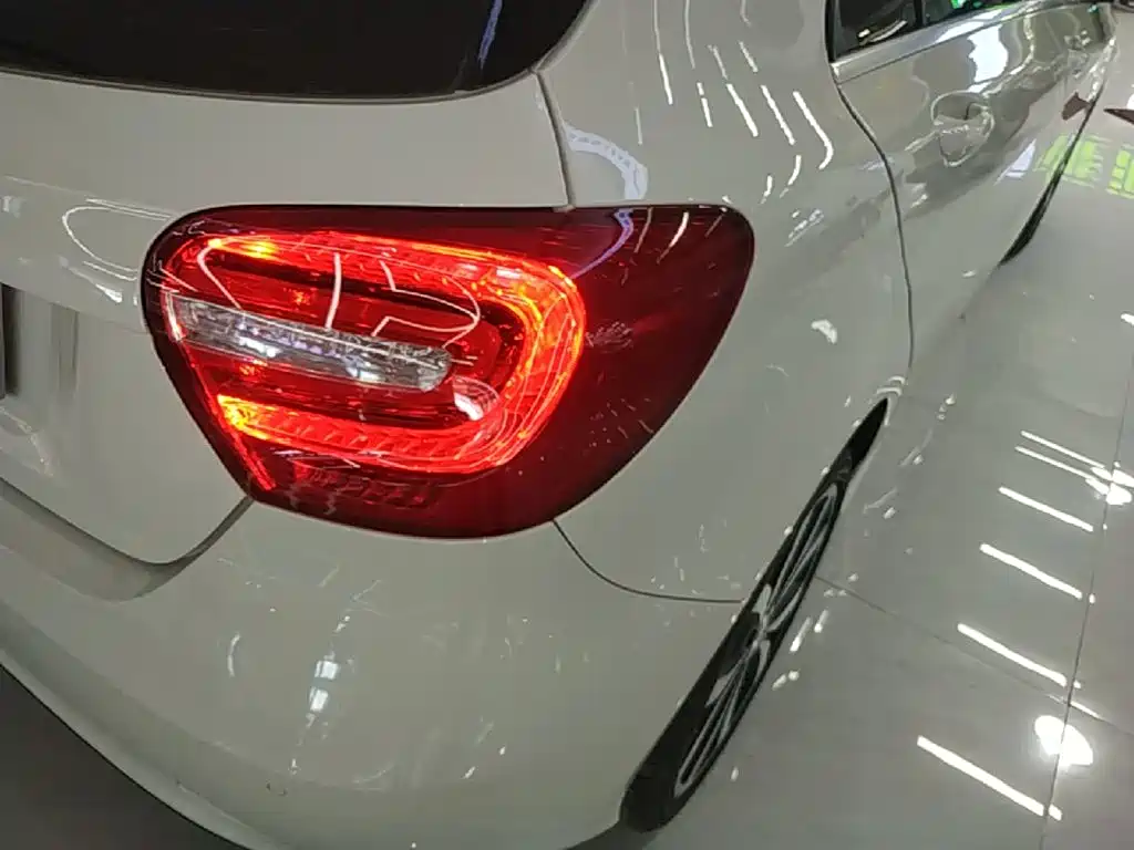 Mercedes-Benz A-Class 2015 — фото 8