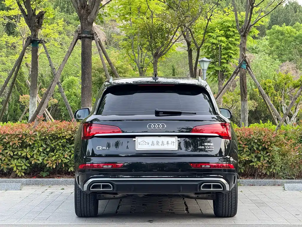 Audi Q5L 2023 — фото 11