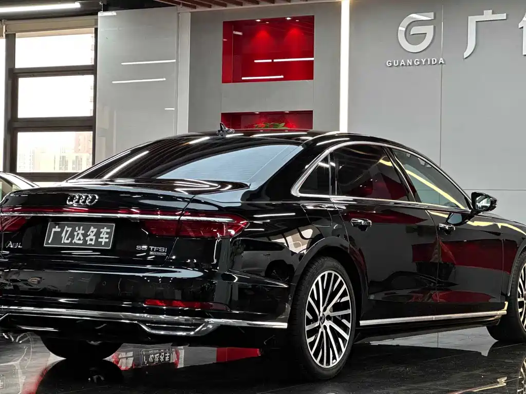 Audi A8 2019 — фото 10