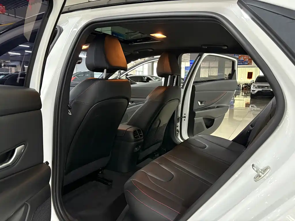 Hyundai Elantra 2023