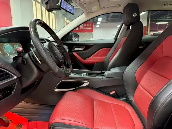 Jaguar F-PACE 2019