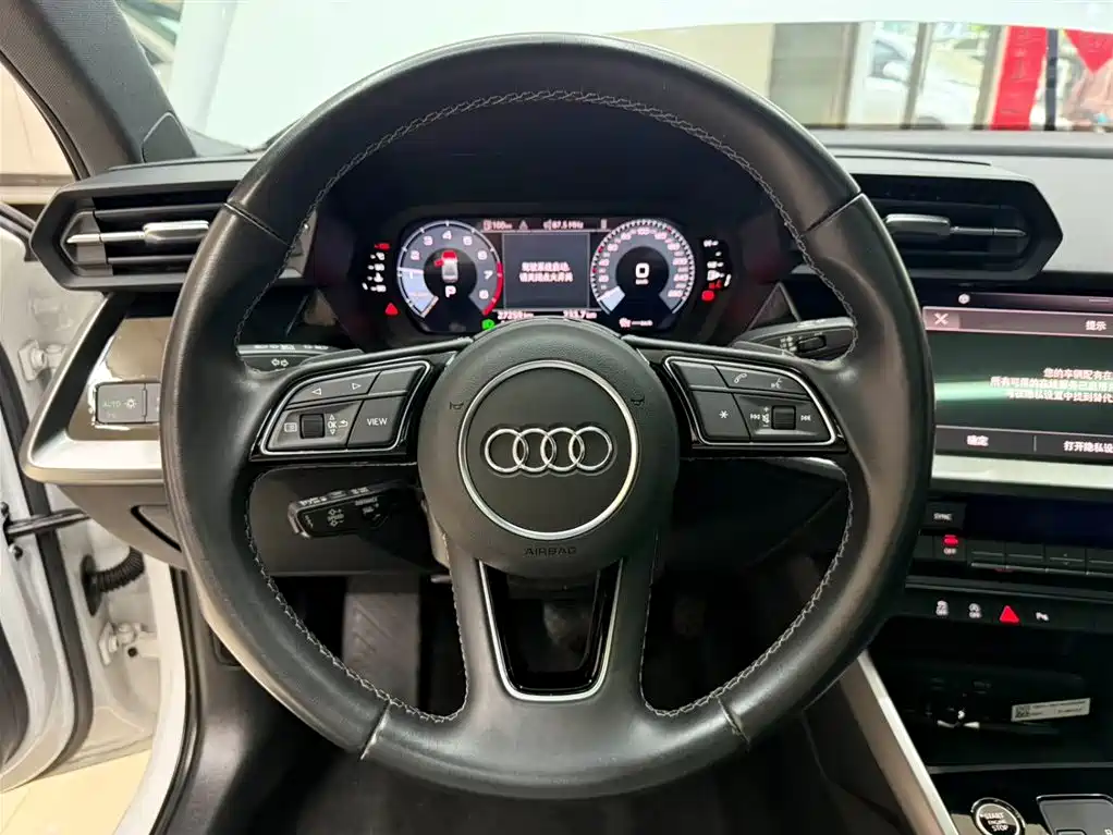 Audi A3 2023 — фото 11
