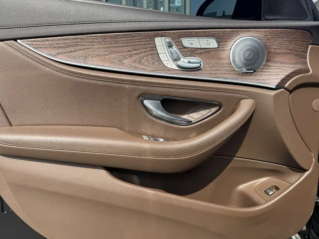 Mercedes-Benz E-Class 2023 — фото 10