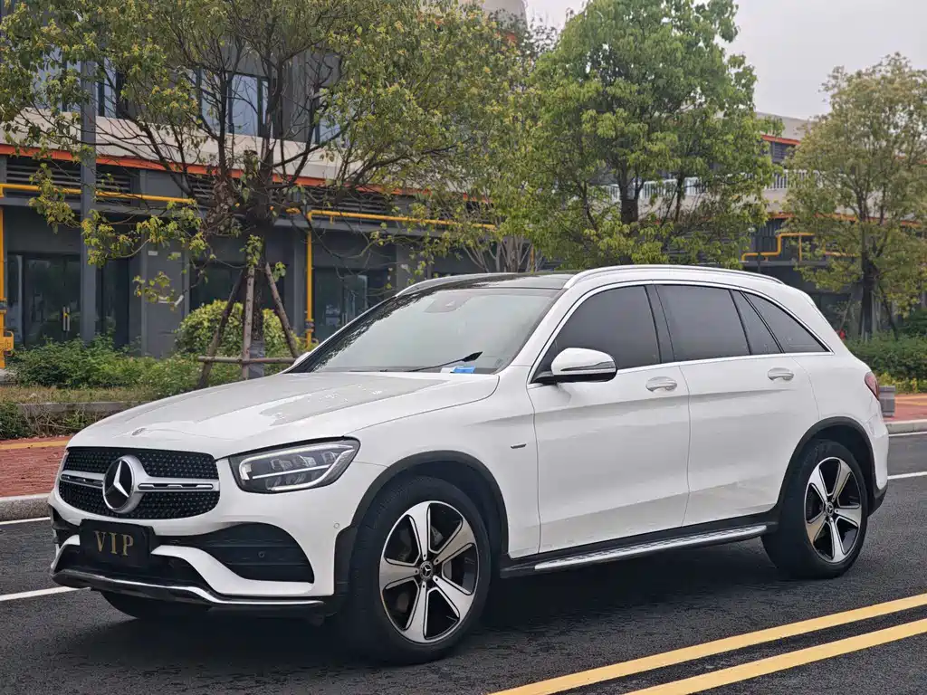Mercedes-Benz GLC 2023