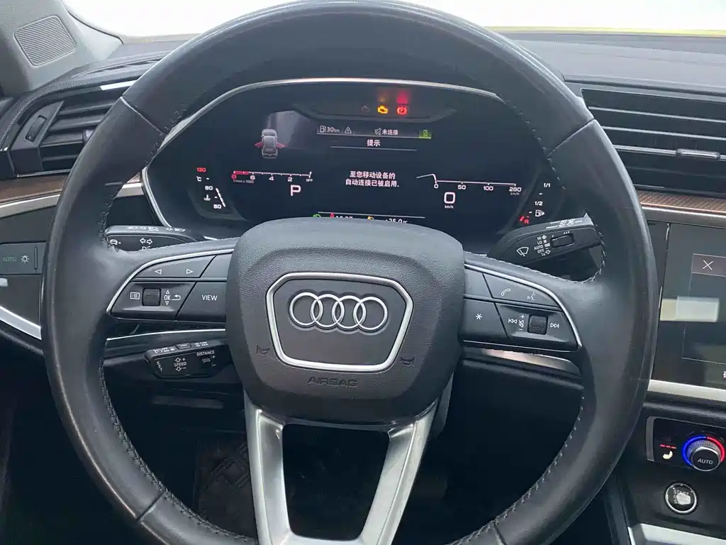 Audi Q3 2022 — фото 12