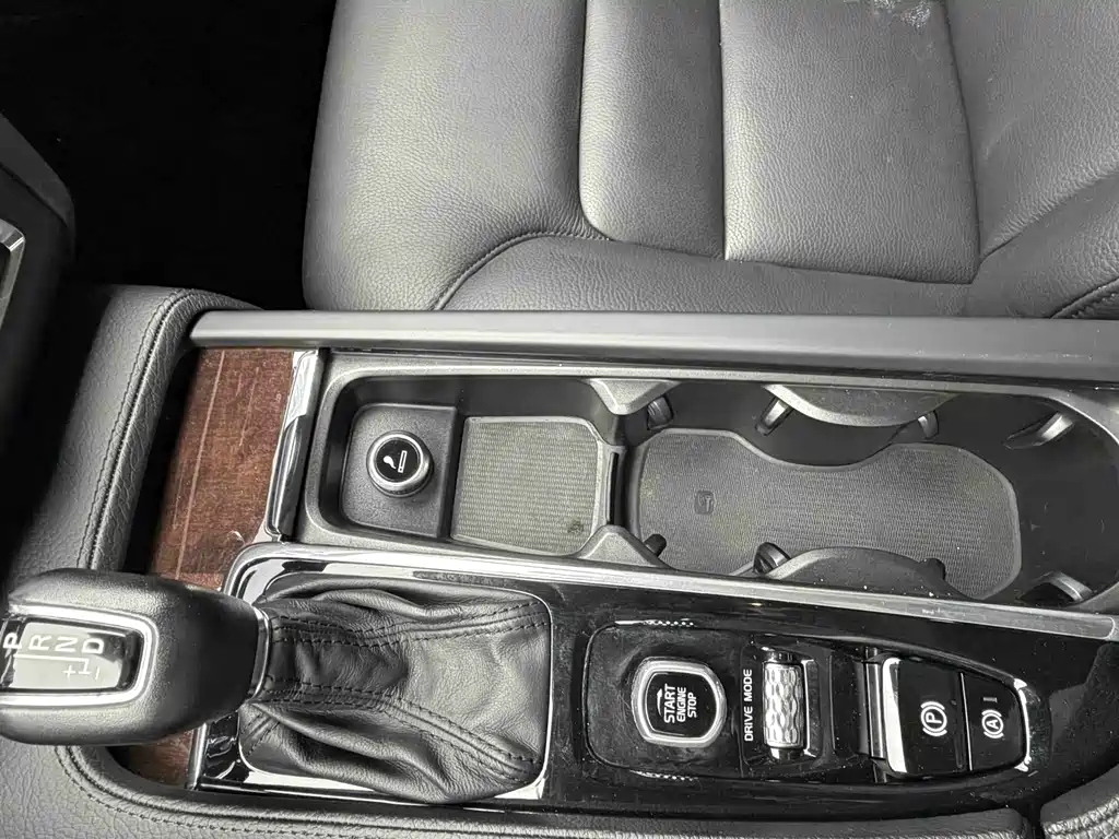 Volvo S90 2018 — фото 16