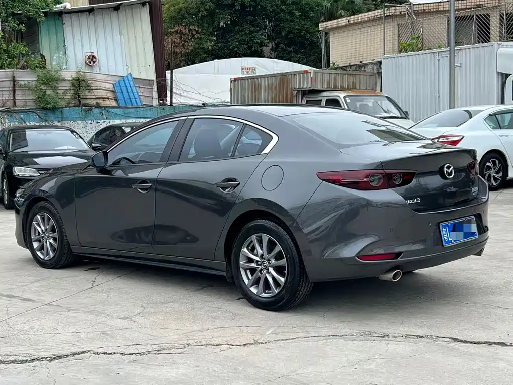 Mazda 3 Axela 2021 — фото 12