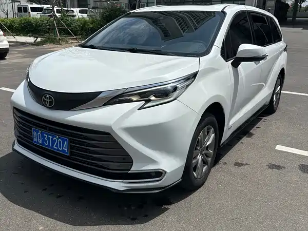 Toyota Sienna 2025