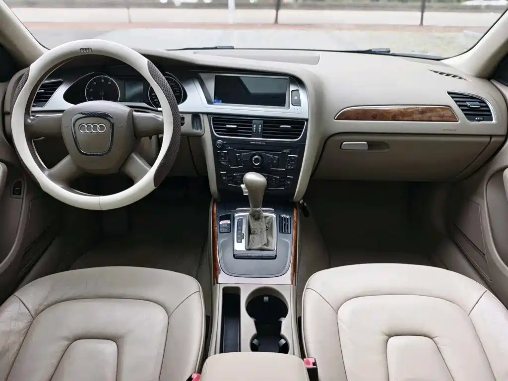 Audi A4L 2011