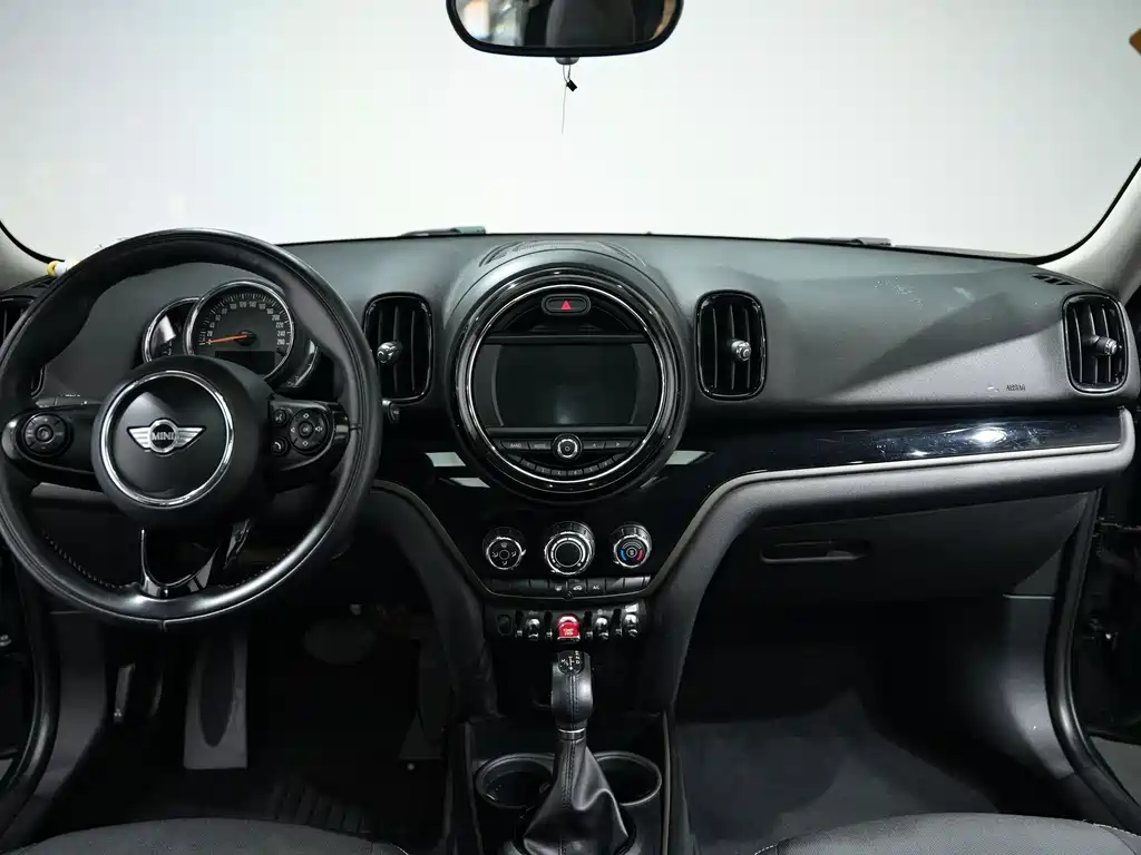 MINI Countryman 2018 — фото 13