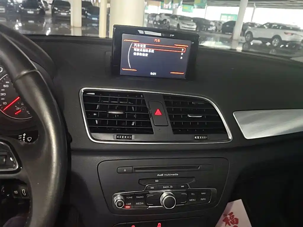 Audi Q3 2016 — фото 13