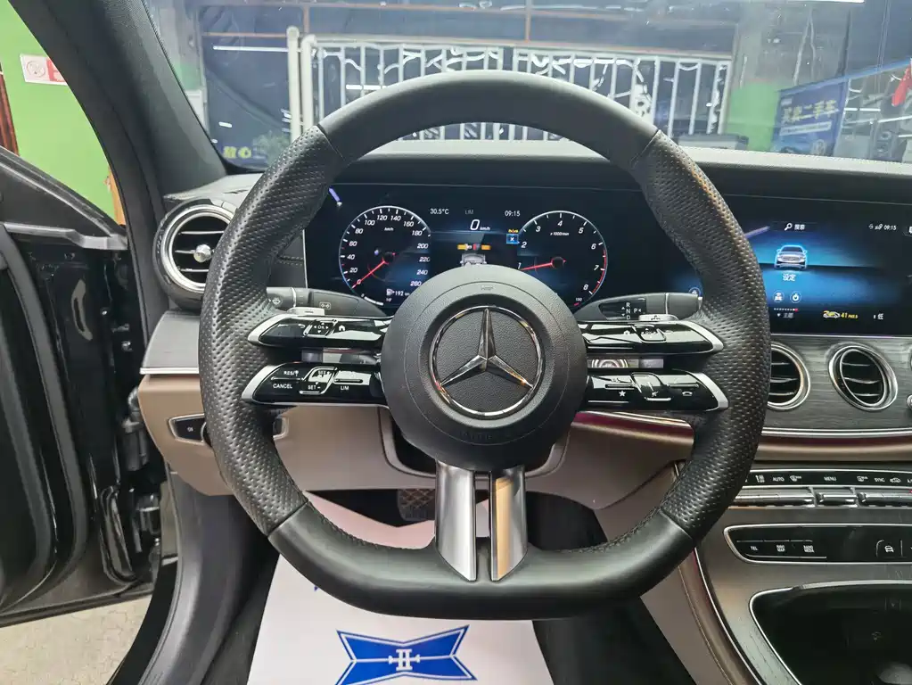 Mercedes-Benz E-Class 2023 — фото 10