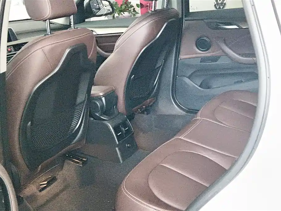 BMW X1 2018 — фото 11