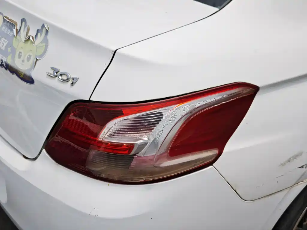 Peugeot 301 2014 — фото 15