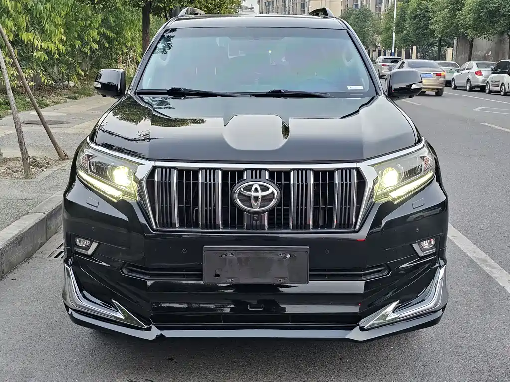 Toyota Prado 2019 — фото 2