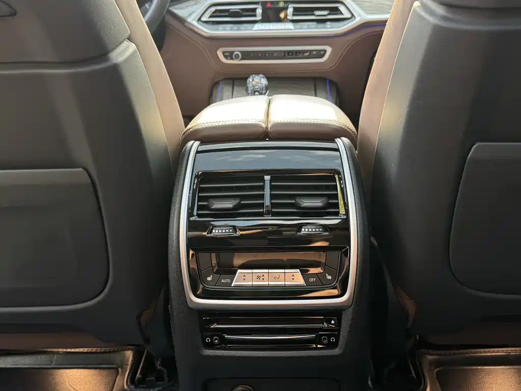 BMW X7 2021 — фото 13