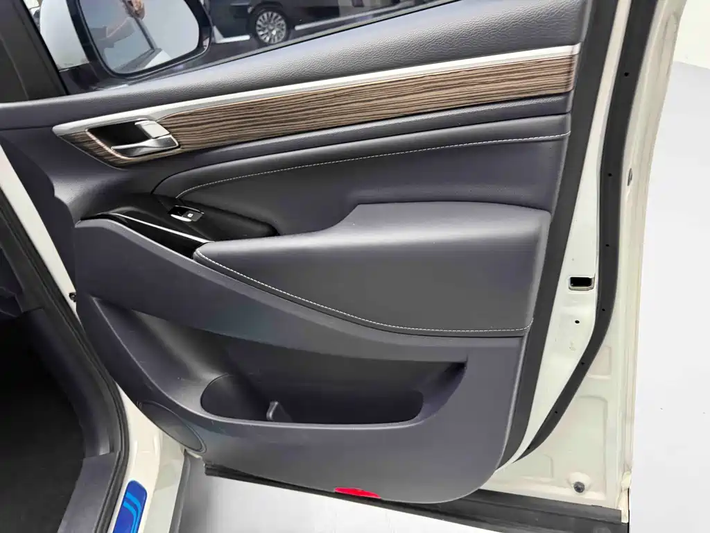 GAC Trumpchi M8 2022 — фото 17
