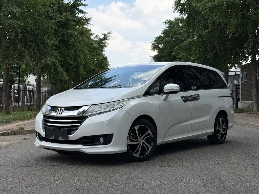 Honda Odyssey 2016 — фото 1