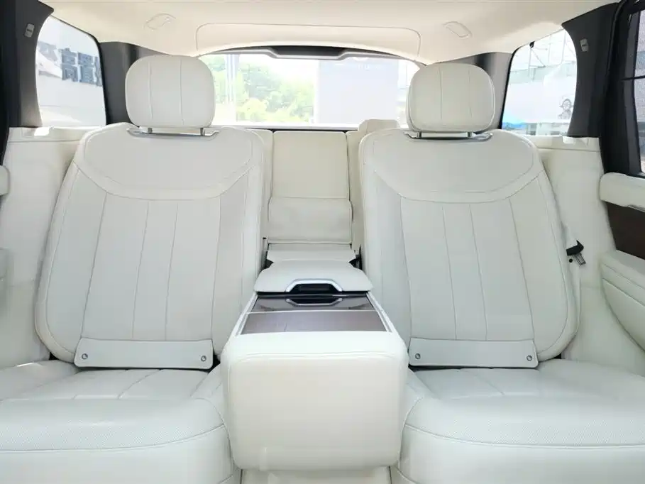 Land Rover Range Rover 2024 — фото 15