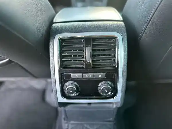 Volkswagen Passat 2011