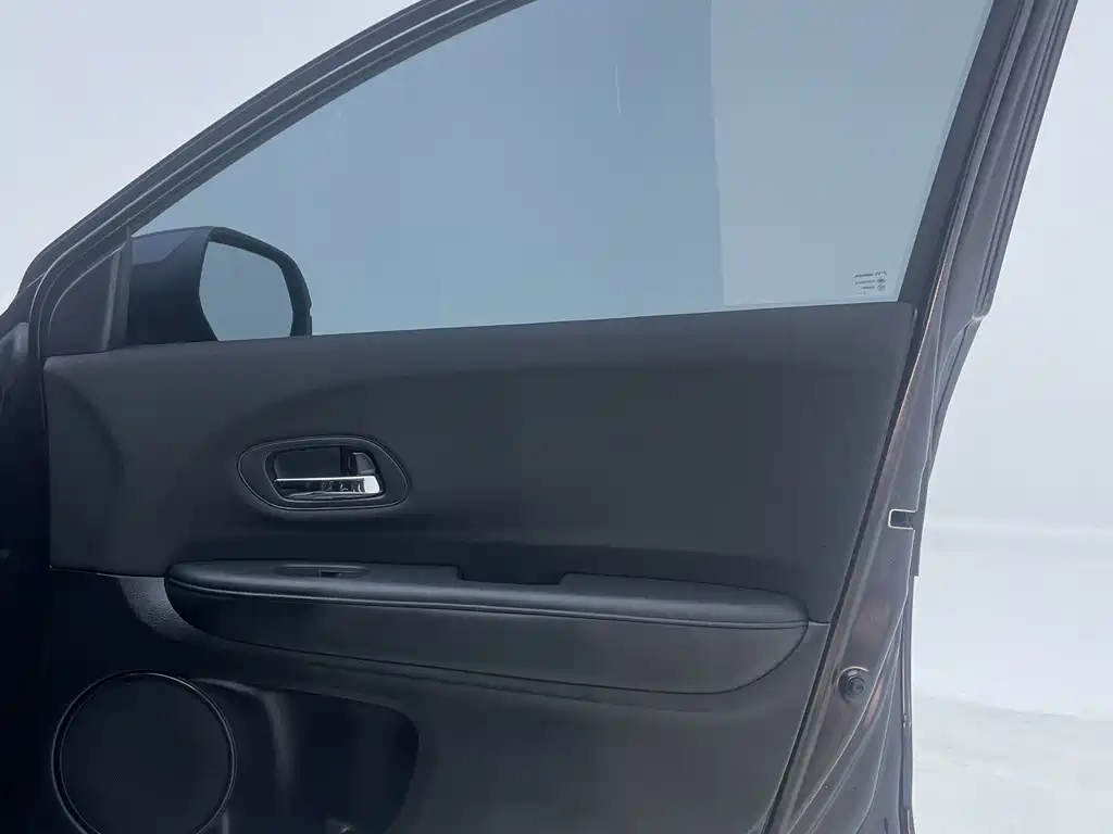 Honda Vezel 2022 — фото 9