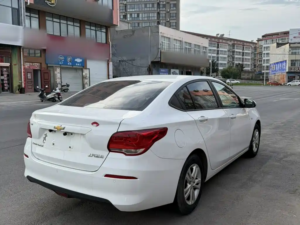 Chevrolet Cavalier 2018 — фото 15