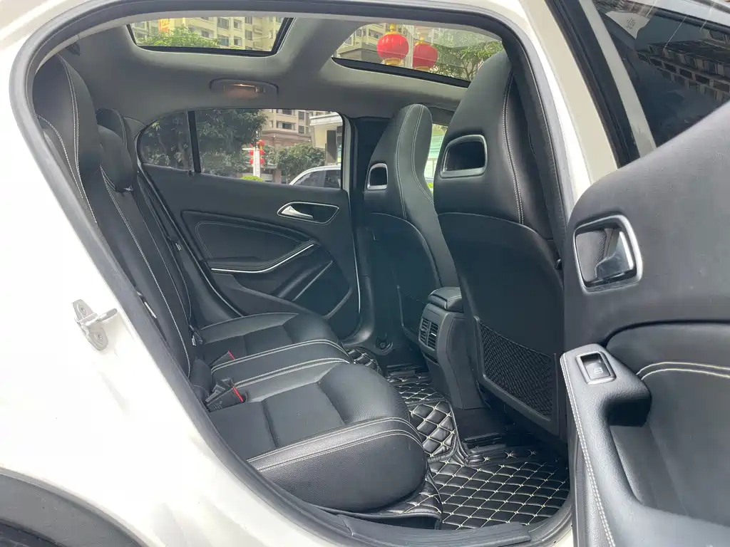 Mercedes-Benz GLA 2018 — фото 11