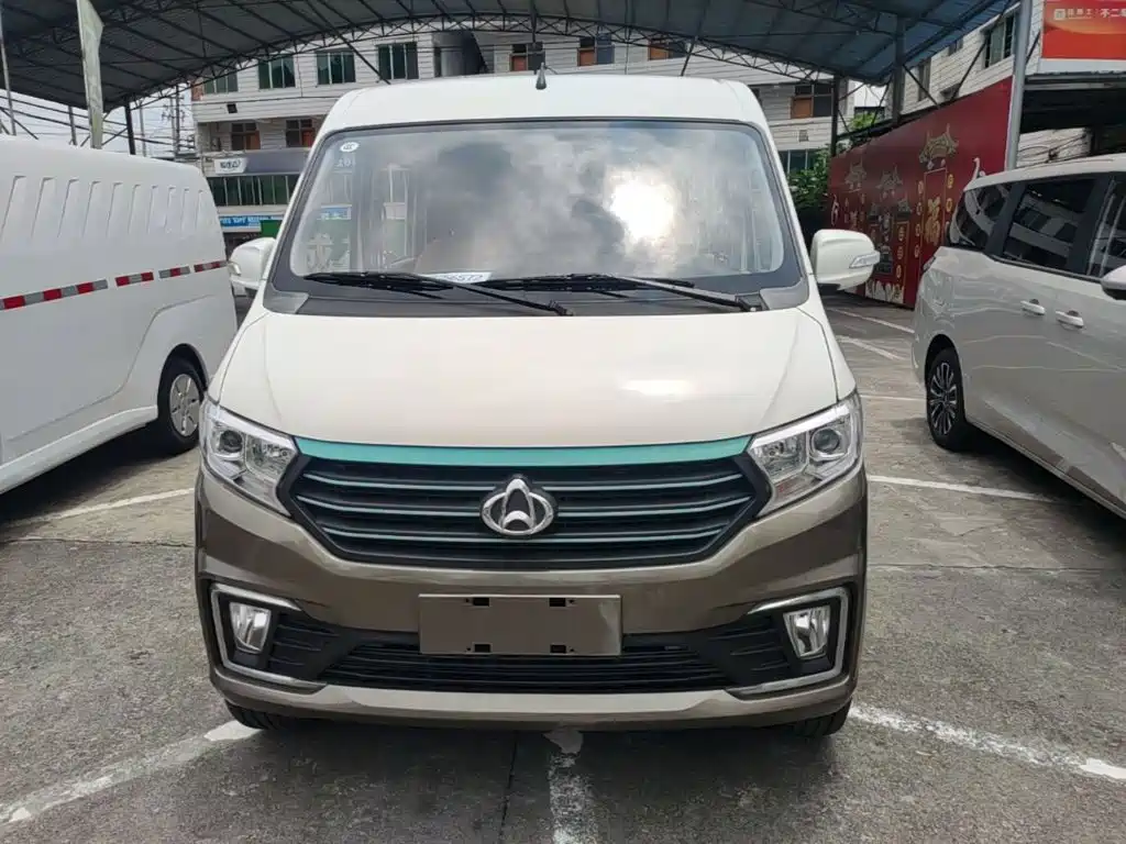 Kuayue Star V5 EV 2022 — фото 3