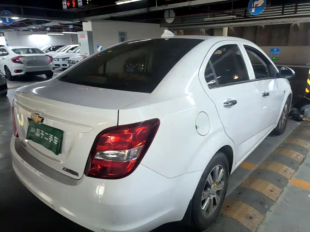 Chevrolet Aveo 2015 — фото 7