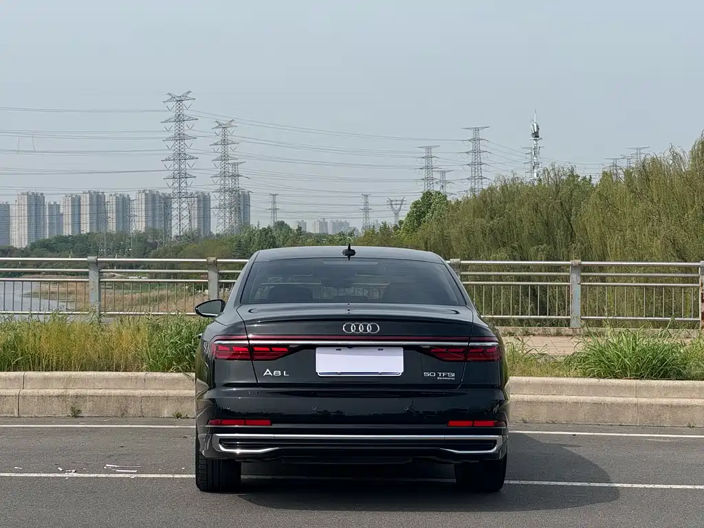 Audi A8 2023 — фото 15