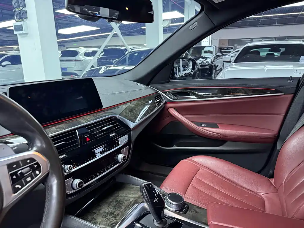BMW 5 Series 2019