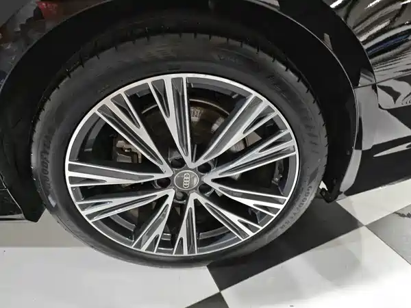 Audi A6L 2021