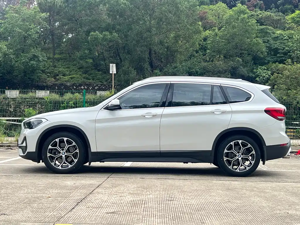 BMW X1 2022 — фото 6