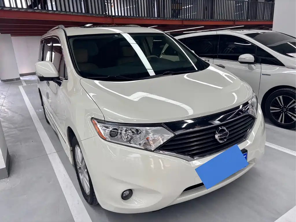 Nissan Quest 2017 — фото 3
