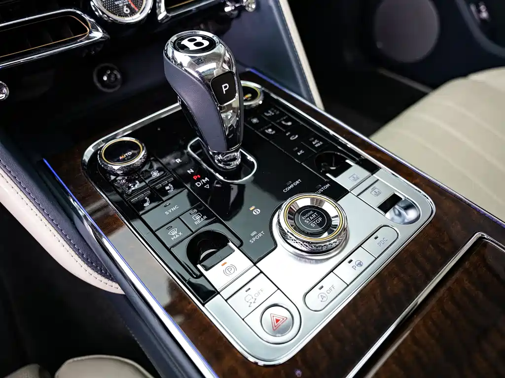Bentley Flying Spur 2021 — фото 15