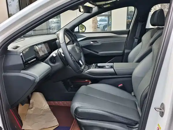 BYD Qin L 2025