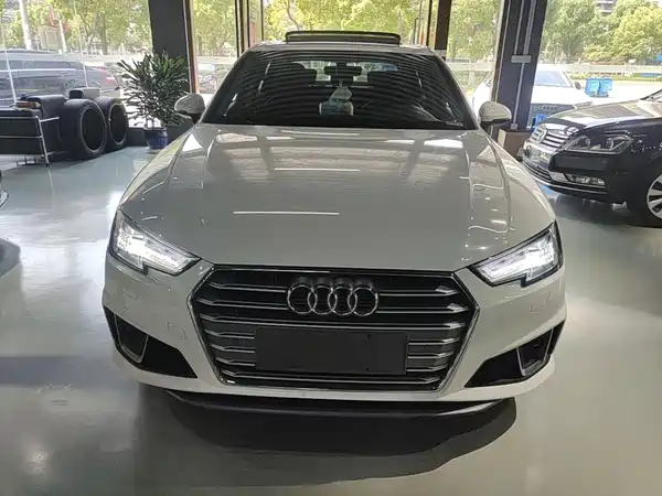 Audi A4L 2019