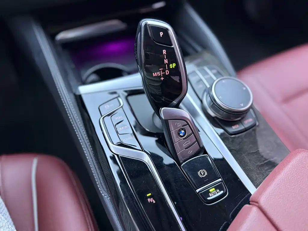 BMW 5 Series 2023 — фото 13