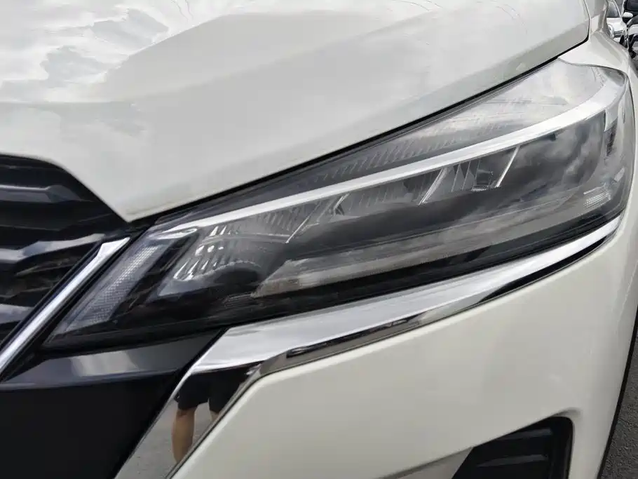Nissan Kicks 2025