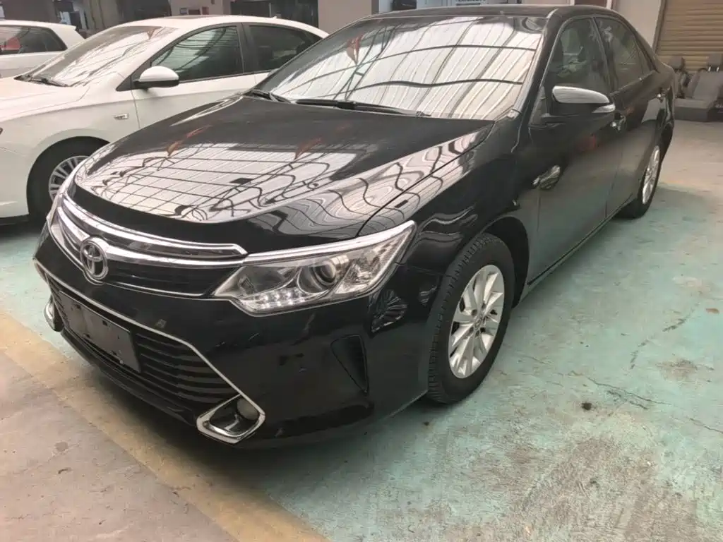 Toyota Camry 2017 — фото 2
