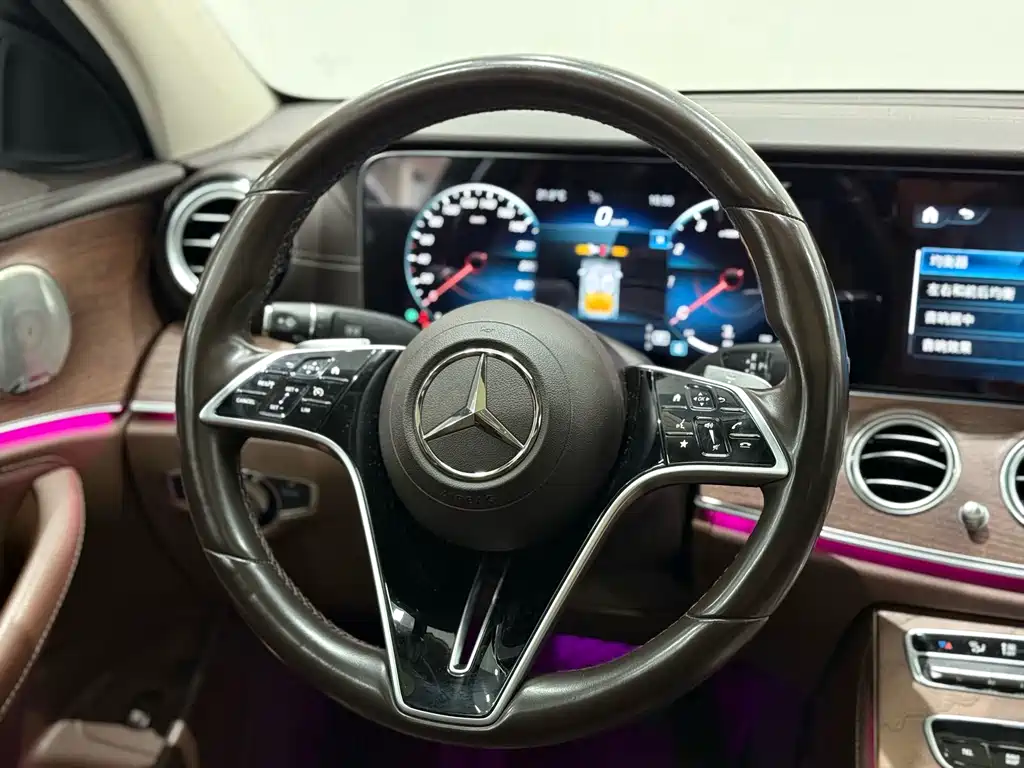 Mercedes-Benz E-Class 2022 — фото 10